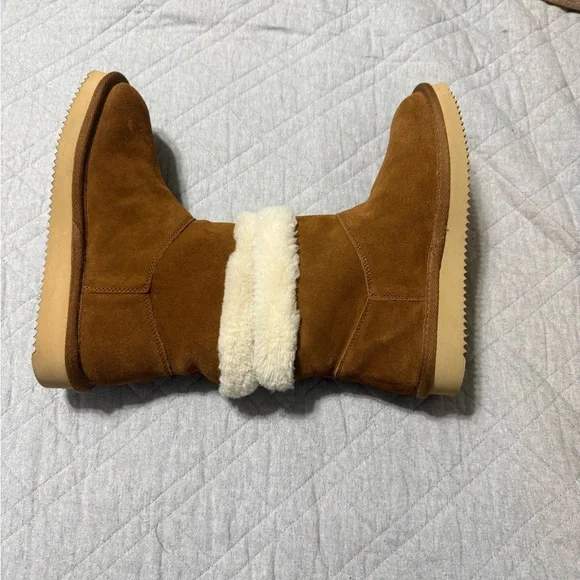 Michael Kors Brown Winter Boots with Cream Lining women’s boots. Size 8. - Picture 3 of 5